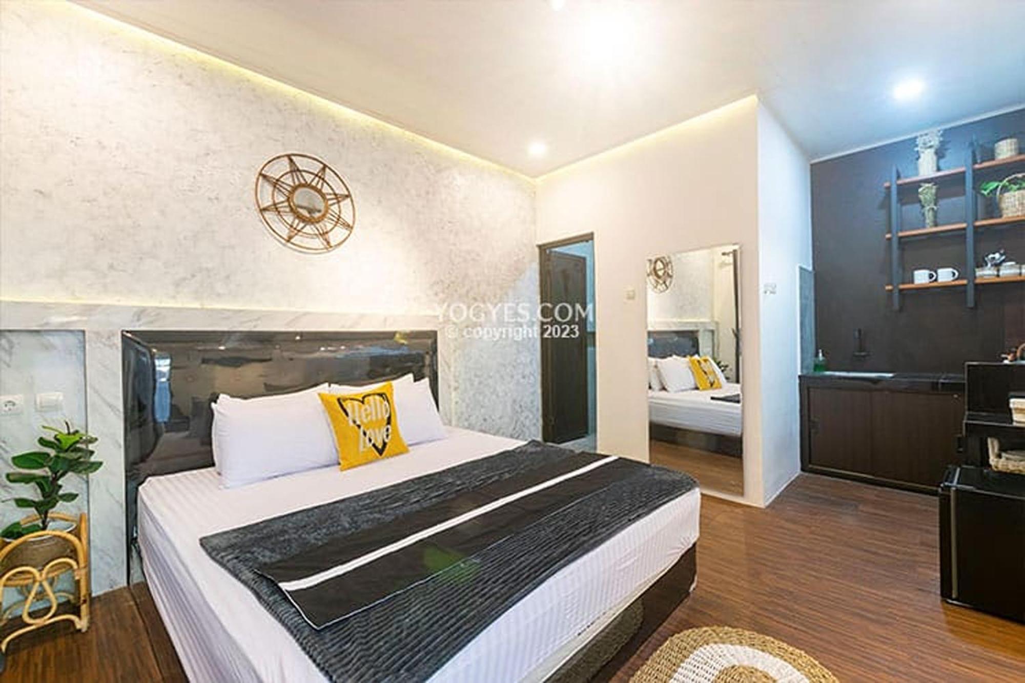 Destiny House Hotel Yogyakarta Exterior photo